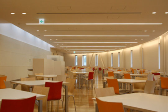 食堂　© エスエス東京