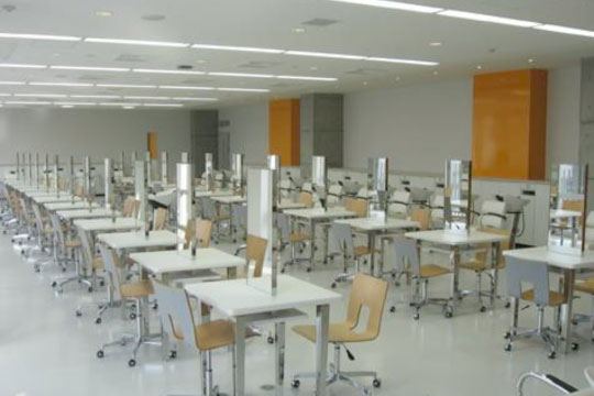 実習室　© エスエス東京