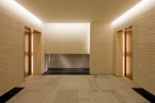 内装　© 新建築社 写真部