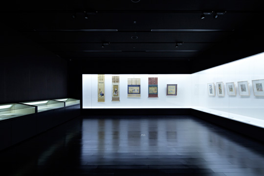 浮世絵をはじめとする貴重なコレクションを展示するギャラリー1　© 鳥村 鋼一