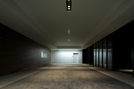 エントランスホール　© 鳥村 鋼一