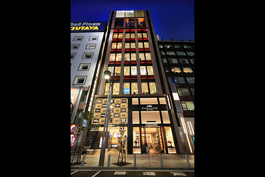 新宿通りからの夜景　©クドウフォト