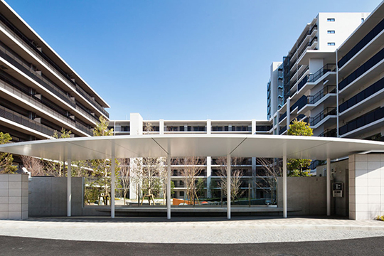 コーチエントランス