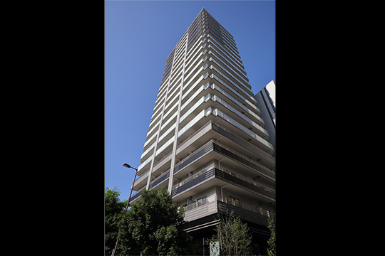 東北面見上げ外観