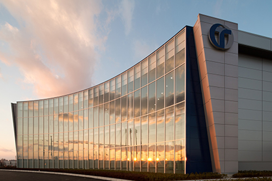 カーテンウォール夕景　©株式会社伸和