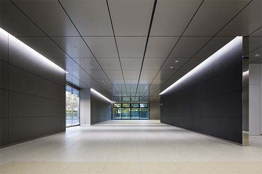 エントランスホール　©株式会社 エスエス東京