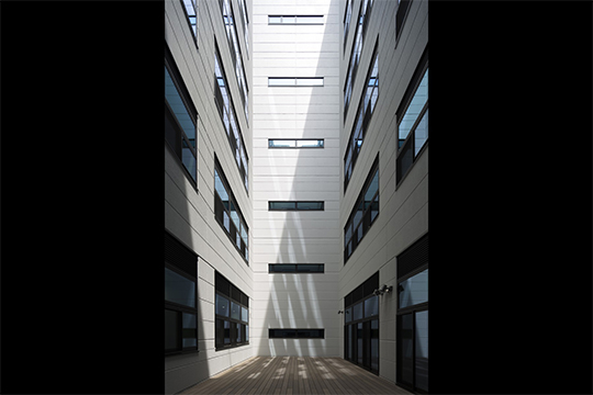 テラス吹抜　©株式会社 エスエス東京