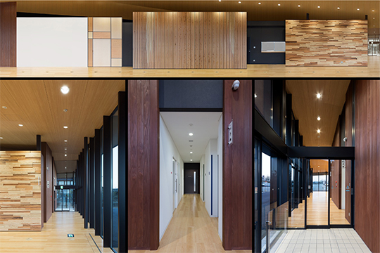 エントランスホール　©竹内雄二