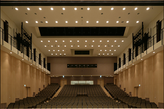 530席の市民ホール