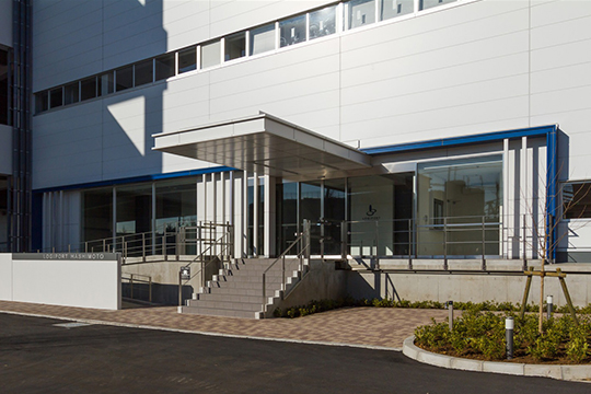 エントランス外観　©株式会社 クドウフォト