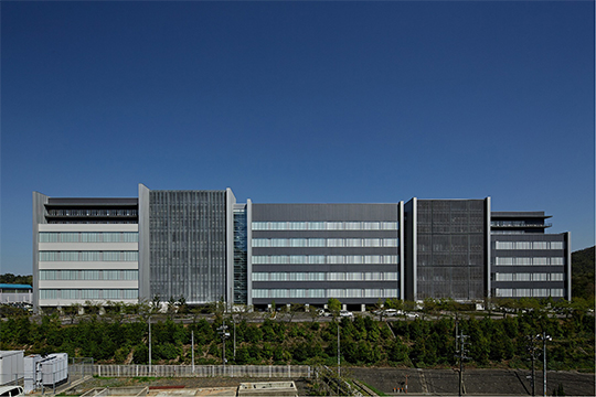 外観-1　©鳥村鋼一