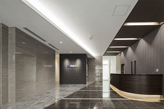 エントランスホール　©川澄・小林研二写真事務所 藤村泰一