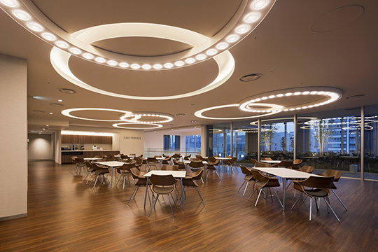 最上階カフェ　©エスエス大阪