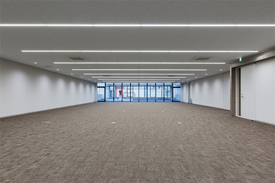 9階 ラウンジ　©株式会社クドウフォト