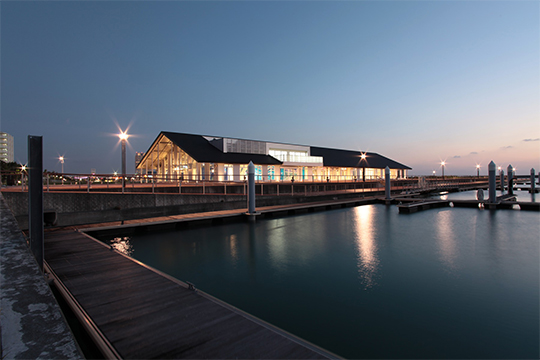 マリーナより外観　©エスフォート・新城政治