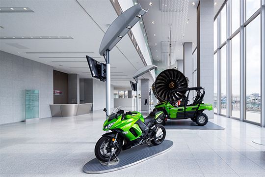 内観（1階エントランス・展示コーナー）