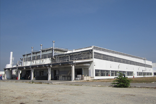 鋳造工場南東面（モニターと採光壁）©JAYA OBAYASHI