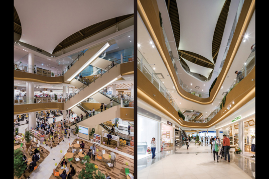 ウエスト・ウイング　モール及び吹抜　©クドウフォト/近代建築社