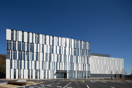 建物全景　©株式会社伸和