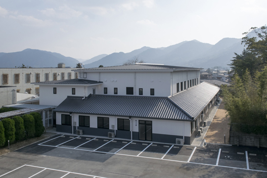 北西面外観　©西日本写房