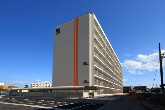 外観（万代町団地）　©写真のイナトミ