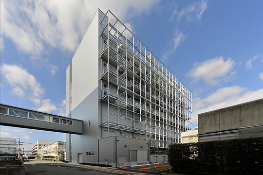 更新性を高めるメカニカルバルコニー　©(株)エスエス大阪