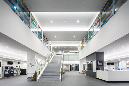 エントランスホール　©株式会社伸和 藪内正直