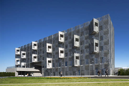 Main Facade　©川澄・小林研二写真事務所