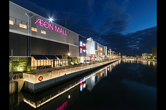 運河側夕景　©(株)エスエス