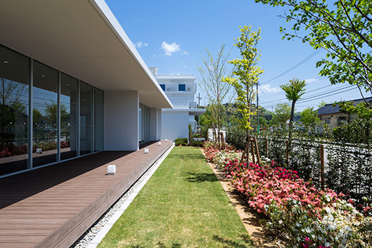 テラス　©川澄・小林研二写真事務所