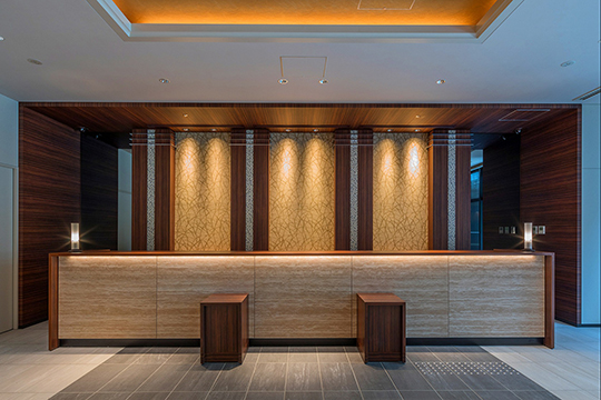 フロントカウンター　©(株)伸和