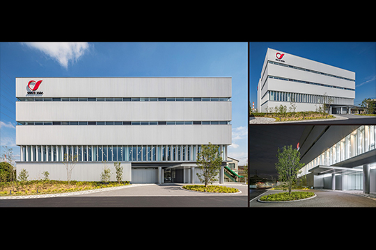 南面外観　-端正で表情豊かなデザイン-　©(株)伸和