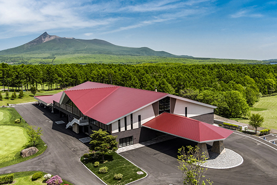 駒ヶ岳を望み呼応するデザイン　©川澄・小林研二写真事務所