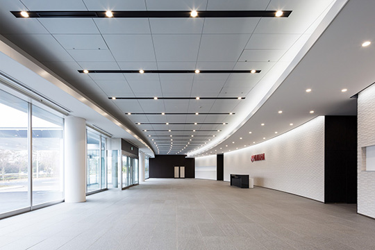 エントランスホール　©エスエス名古屋