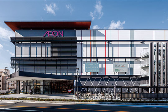 製糸場跡地⇒糸をテーマにしたデザイン　＠根本健太郎写真事務所