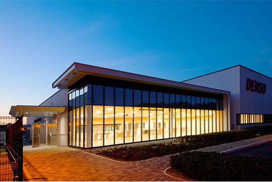 食堂夕景 ©横山写真工房