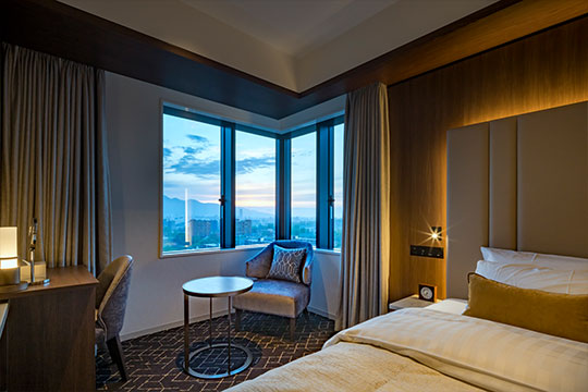 ワンランク上のプレミア感を演出する客室空間 ©今田耕太郎