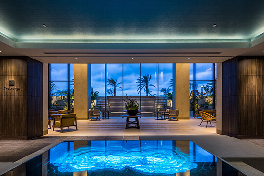 エントランスロビー ©川澄・小林健二写真事務所　中村隆