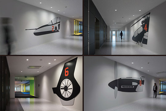 ＥＶホールの階数サインは製品の航空機の一部を再現 ～設計者のこだわりを後世に残す ©SS東京