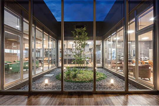 中庭2 ©株式会社エスエス九州支店 上田新一郎