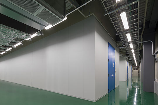 充放電棟 測定機械室 ©エスエス名古屋