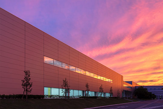 北立面夕景 ©︎株式会社エスエス九州支店 上田新一郎