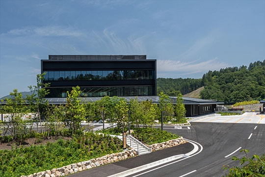 管理棟 来客棟 全景 ©︎(株)伸和