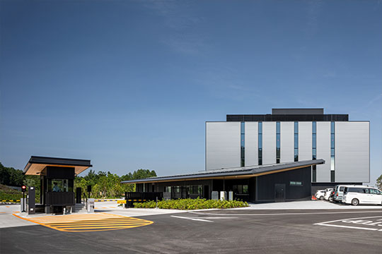 管理棟 来客棟 全景 ©︎(株)伸和