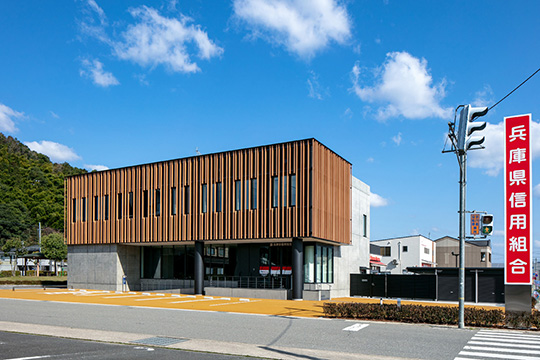 南東外観 ©エスエス