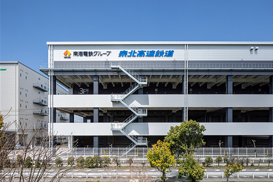 南面外観／屋外階段のディテール ©株式会社伸和／木原慎二