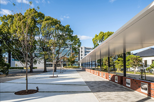 社史を紹介するヒストリーウォール ©株式会社伸和