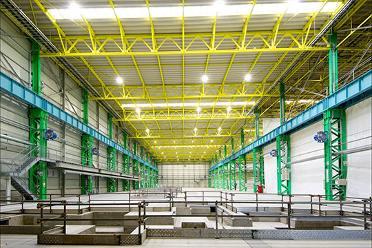 プレス工場 内観 ©︎横山写真工房